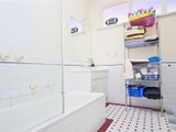 https://images.listonce.com.au/custom/160x/listings/95-crown-street-flemington-vic-3031/487/01633487_img_04.jpg?bhZPv7zpWEc