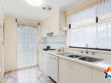 https://images.listonce.com.au/custom/160x/listings/95-esther-crescent-mooroolbark-vic-3138/498/01529498_img_09.jpg?eCPNVWtSws8