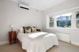 https://images.listonce.com.au/custom/160x/listings/95-robinson-road-hawthorn-vic-3122/672/01641672_img_09.jpg?WoJDwcOKrV0