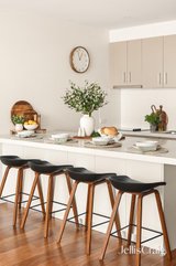 https://images.listonce.com.au/custom/160x/listings/9541-main-street-mordialloc-vic-3195/489/01985489_img_06.jpg?czYPlMUsYNs