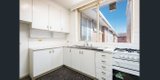 https://images.listonce.com.au/custom/160x/listings/956-tennyson-street-elwood-vic-3184/229/01648229_img_03.jpg?f8vkFhw3bdA