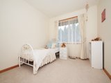 https://images.listonce.com.au/custom/160x/listings/96-eucalypt-drive-lilydale-vic-3140/044/01524044_img_15.jpg?zMGXbS6QNCw