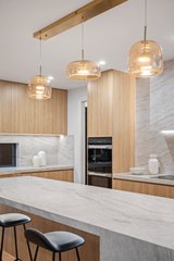 https://images.listonce.com.au/custom/160x/listings/96-leeds-street-doncaster-east-vic-3109/020/01900020_img_08.jpg?uv0eT1fnCMY