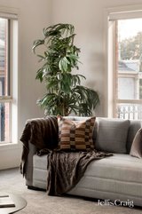 https://images.listonce.com.au/custom/160x/listings/964-riversdale-road-surrey-hills-vic-3127/843/01748843_img_04.jpg?fXthlo9Vhgg