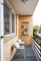 https://images.listonce.com.au/custom/160x/listings/9693-malvern-road-toorak-vic-3142/241/01164241_img_07.jpg?iTQqJVxO994