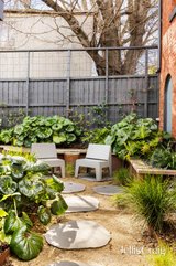https://images.listonce.com.au/custom/160x/listings/97-rowena-parade-richmond-vic-3121/972/01975972_img_28.jpg?Nsb-cAWagws