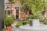 https://images.listonce.com.au/custom/160x/listings/98-canterbury-street-flemington-vic-3031/324/01643324_img_08.jpg?037YEfFZYL0