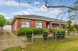 https://images.listonce.com.au/custom/160x/listings/98-farnsworth-street-castlemaine-vic-3450/189/01304189_img_10.jpg?ALT3lsWeC_I