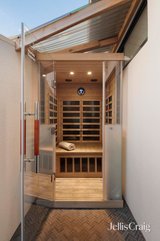https://images.listonce.com.au/custom/160x/listings/98-heath-street-port-melbourne-vic-3207/515/01908515_img_09.jpg?3qiI8pWUVIc