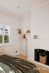 https://images.listonce.com.au/custom/160x/listings/98-heath-street-port-melbourne-vic-3207/515/01908515_img_15.jpg?-suDp4dia0U