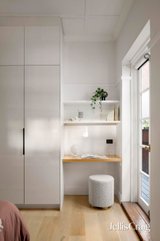 https://images.listonce.com.au/custom/160x/listings/98-heath-street-port-melbourne-vic-3207/515/01908515_img_17.jpg?K0lKdZmn_nw