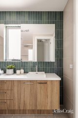 https://images.listonce.com.au/custom/160x/listings/98-rene-street-preston-vic-3072/588/01980588_img_09.jpg?n23_4iexiwg