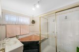 https://images.listonce.com.au/custom/160x/listings/98-sellars-street-watsonia-north-vic-3087/075/01013075_img_07.jpg?JgxPKFFEfb0