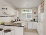 https://images.listonce.com.au/custom/160x/listings/9840-toorak-road-hawthorn-east-vic-3123/037/00829037_img_02.jpg?WMMCn5WnBM0