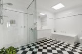 https://images.listonce.com.au/custom/160x/listings/99-eglinton-street-kew-vic-3101/688/01852688_img_07.jpg?P8mlRo8VSBo