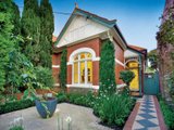 https://images.listonce.com.au/custom/160x/listings/99-kerferd-road-albert-park-vic-3206/399/01087399_img_05.jpg?qyeWlyWowPQ