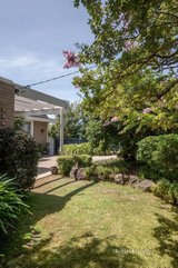 https://images.listonce.com.au/custom/160x/listings/99-kilby-road-kew-east-vic-3102/249/01339249_img_03.jpg?7jGnw6v2FO8