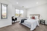 https://images.listonce.com.au/custom/160x/listings/99-mackie-road-bentleigh-east-vic-3165/419/01545419_img_08.jpg?_-LT0AW82uo