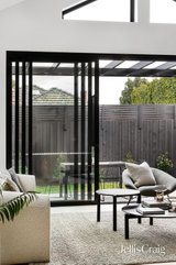 https://images.listonce.com.au/custom/160x/listings/9a-box-court-bentleigh-east-vic-3165/372/01938372_img_17.jpg?mPW8ilrhD6o