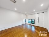 https://images.listonce.com.au/custom/160x/listings/9a-market-street-essendon-vic-3040/195/01651195_img_12.jpg?0H_FgRz5MAE