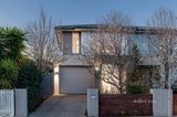 https://images.listonce.com.au/custom/160x/listings/9a-small-road-bentleigh-vic-3204/167/01473167_img_01.jpg?0y_qCX838NI