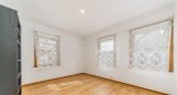 https://images.listonce.com.au/custom/160x/listings/ashwood/482/01692482_img_06.jpg?fqDENH9gAUc