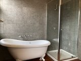 https://images.listonce.com.au/custom/160x/listings/bowen-street-malmsbury-vic-3446/098/01812098_img_08.jpg?NJzLOHAm8Bs