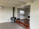 https://images.listonce.com.au/custom/160x/listings/bowen-street-malmsbury-vic-3446/098/01812098_img_11.jpg?H_r-wBIUV8Q