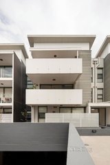 https://images.listonce.com.au/custom/160x/listings/d207460-victoria-street-brunswick-vic-3056/543/01568543_img_02.jpg?hQqPw5H1ewc