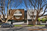 https://images.listonce.com.au/custom/160x/listings/g0126-28-broadway-elwood-vic-3184/965/01793965_img_11.jpg?jrrsDPOXjhI