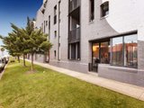 https://images.listonce.com.au/custom/160x/listings/g0519-pickles-street-port-melbourne-vic-3207/494/01087494_img_10.jpg?EI-HHhOA4CE