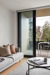 https://images.listonce.com.au/custom/160x/listings/g12b173-the-boulevard-ivanhoe-east-vic-3079/832/01773832_img_06.jpg?R-E9UqxAWuc