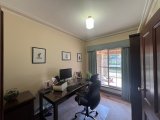 https://images.listonce.com.au/custom/160x/listings/gisborne-south-vic-3437/063/01572063_img_17.jpg?RUlbEzsxlZY