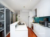 https://images.listonce.com.au/custom/160x/listings/hall-street-newport-vic-3015/072/01203072_img_03.jpg?niiug5nk6ww