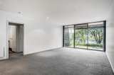 https://images.listonce.com.au/custom/160x/listings/level-1-unit-5265-para-road-greensborough-vic-3088/938/01259938_img_03.jpg?SWbyRCIjAz0