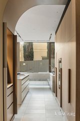 https://images.listonce.com.au/custom/160x/listings/lg0174-well-street-brighton-vic-3186/570/01911570_img_13.jpg?-AjTsc-QO3k