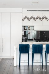 https://images.listonce.com.au/custom/160x/listings/south-yarra-vic-3141/828/01810828_img_11.jpg?IAlrz1e6Dd8