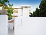 https://images.listonce.com.au/custom/160x/listings/south-yarra-vic-3141/927/01731927_img_04.jpg?cIqaWvukWCE
