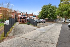 		
                158         High         Street     Kew