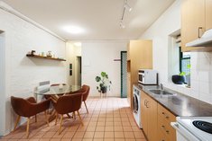 		
                1C         Chatsworth         Road     PRAHRAN