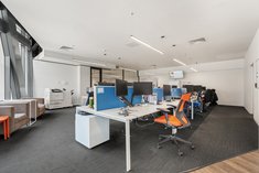 		
                2001-2003/766         Toorak         Road     GLEN IRIS