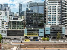 		
                201/9         Yarra         Street     SOUTH YARRA