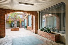 		
                28/255         Drummond         Street     CARLTON