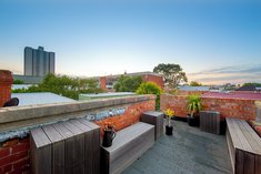 		
                325-327         Bank         Street     SOUTH MELBOURNE