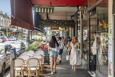 		
                4         Mansard         Lane     COLLINGWOOD