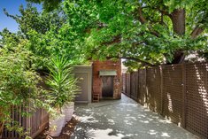 		
                4/23         Beatty         Avenue     ARMADALE