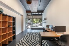 		
                423         Chapel         Street     SOUTH YARRA