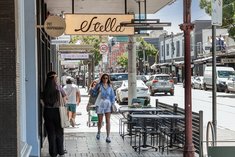 		
                423         Chapel         Street     SOUTH YARRA