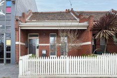 		
                493         Swan         Street     RICHMOND