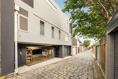 		
                499         High         Street     PRAHRAN
